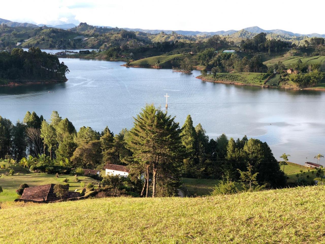 El Penol  Finca Casa Lomaゲストハウス エクステリア 写真