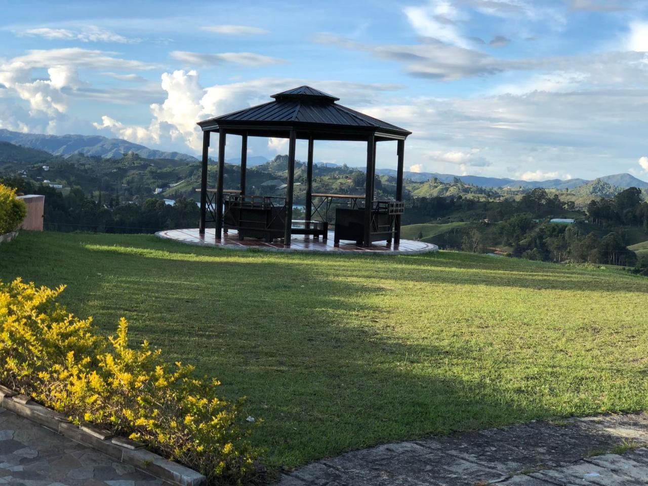 El Penol  Finca Casa Lomaゲストハウス エクステリア 写真