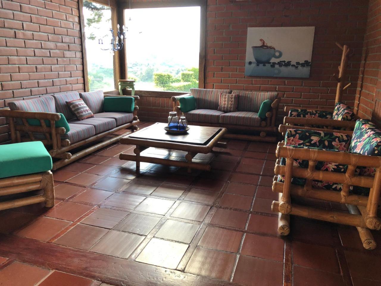 El Penol  Finca Casa Lomaゲストハウス エクステリア 写真
