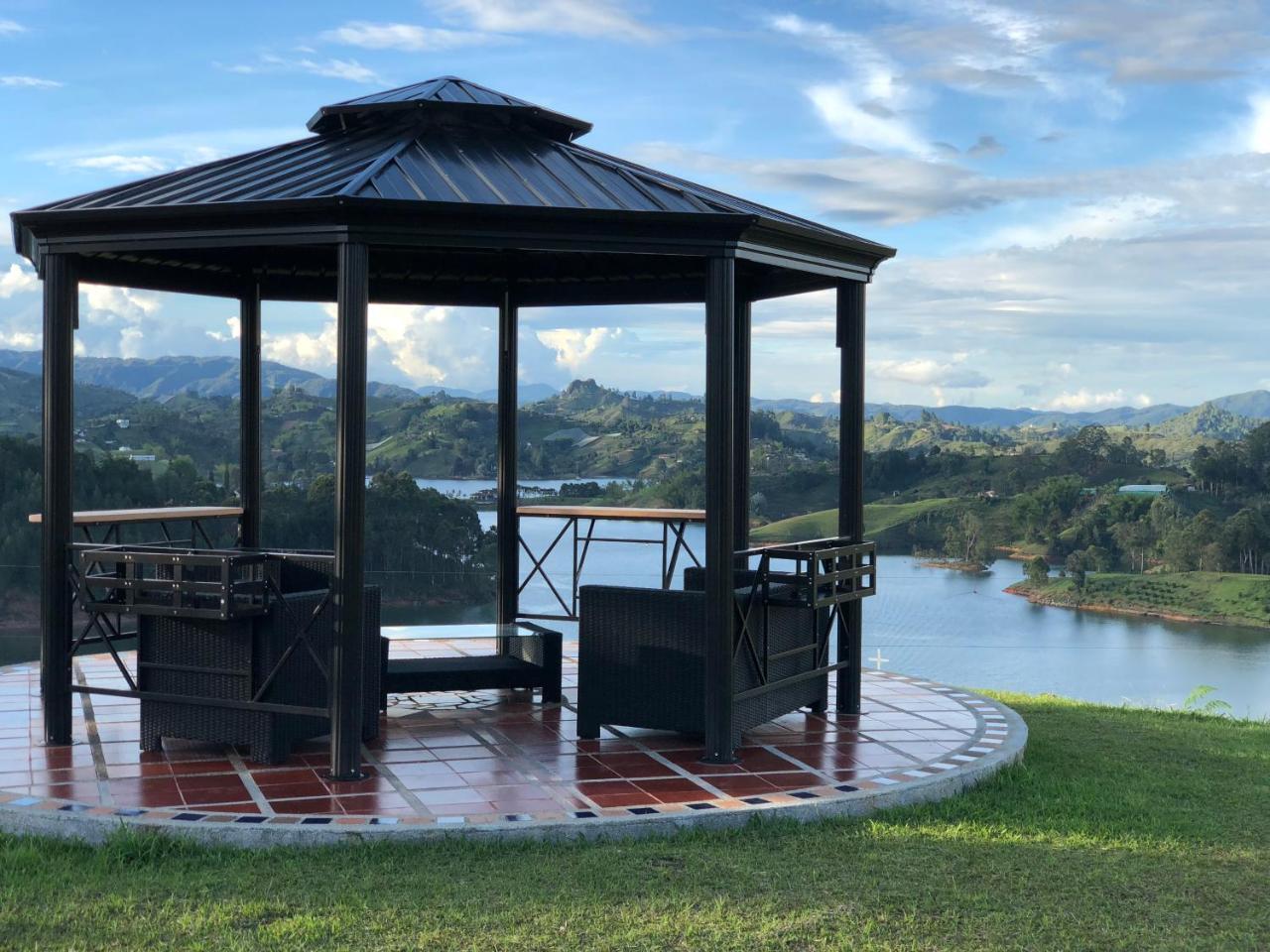 El Penol  Finca Casa Lomaゲストハウス エクステリア 写真