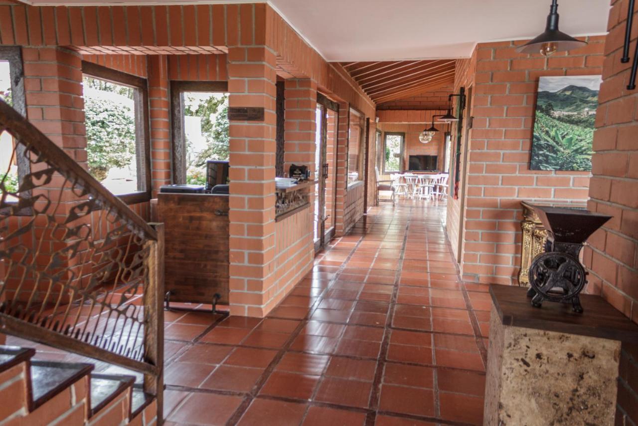 El Penol  Finca Casa Lomaゲストハウス エクステリア 写真