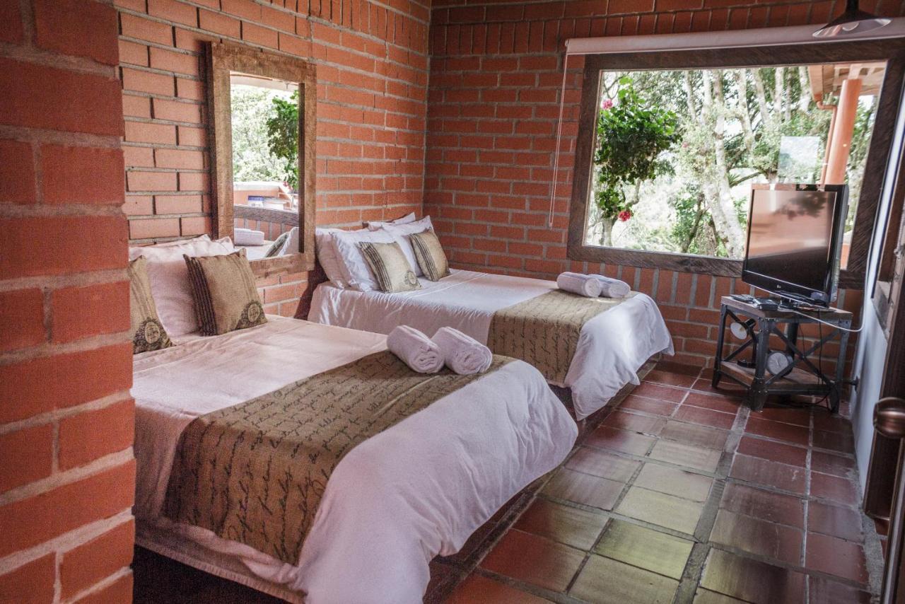 El Penol  Finca Casa Lomaゲストハウス エクステリア 写真